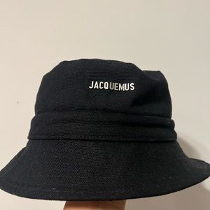 Jacquemus bucket hat
